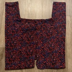 Lularoe Hearts Leggings OS